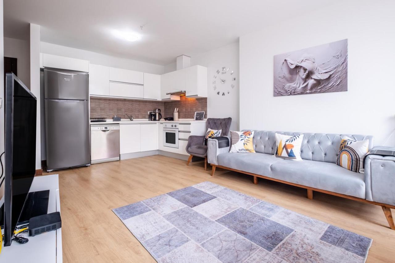 Charming Flat With City View In Atasehir Estambul Exterior foto